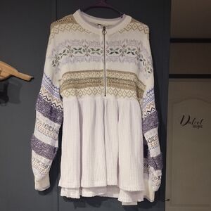 Chic White and Purple Patterned Zip-Up Sweater
